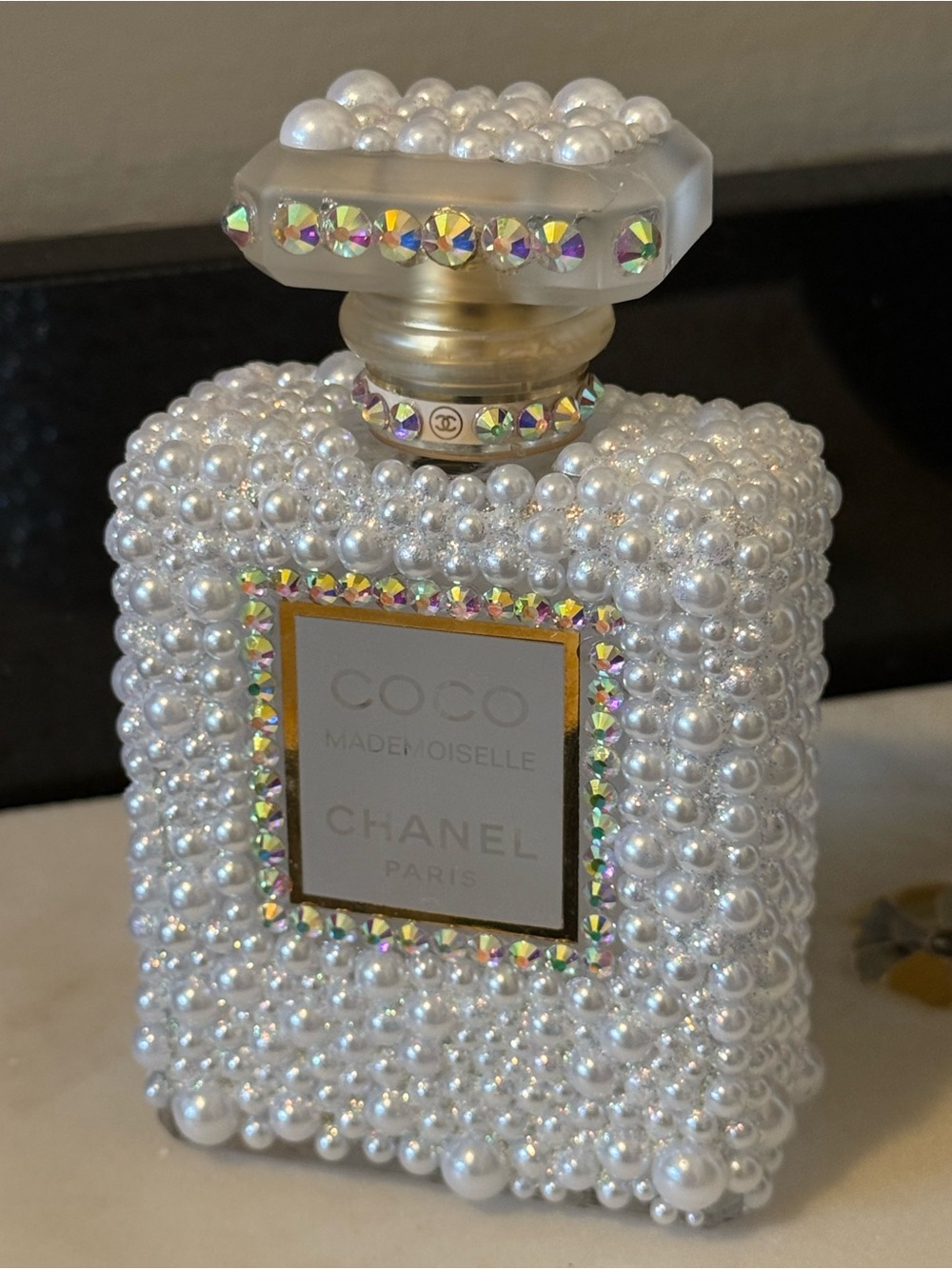 Coco CHANEL Pearl & Crystal Embellished Decorative Piece in White and Gold-empty - Picture 5 of 14